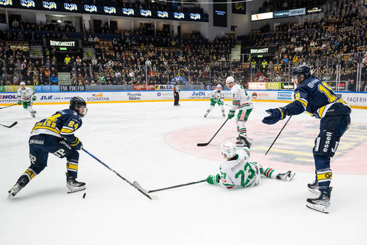 HV71s Oscar Fisker Molgaard och Sam Vigneault
