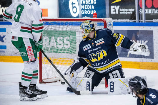 HV71s målvakt Joni Ortio släpper in 2-4 av Adam