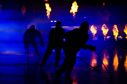 HV71s spelare gör entré