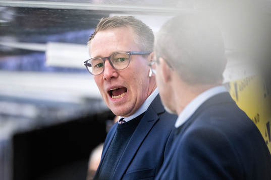 HV71s assisterande tränare Johan Åkerman