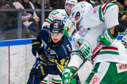 HV71s Emil Andrae