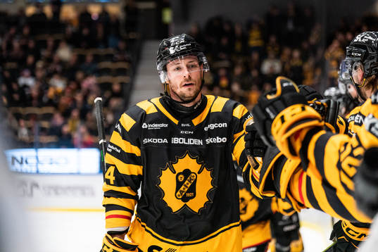 Skellefteås Tom Kühnhackl jublar