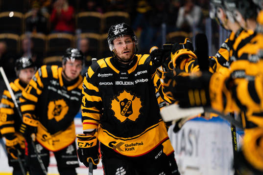 Skellefteås Tom Kühnhackl jublar