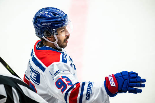 Oskarshamns Cameron Brace jublar