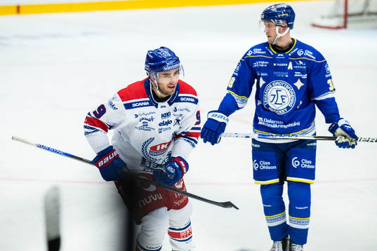 Oskarshamns Ahti Oksanen jublar