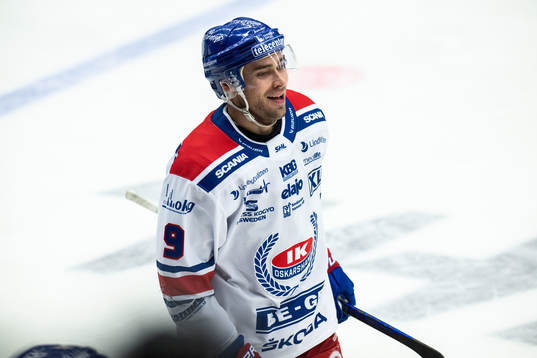 Oskarshamns Ahti Oksanen jublar