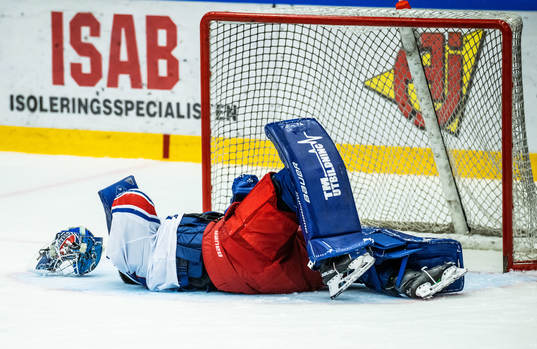 Oskarshamns målvakt Joe Cannata har ont