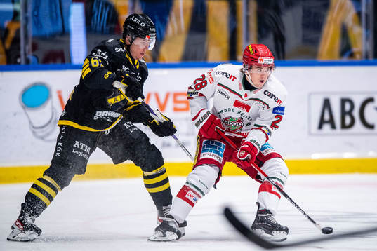 AIKs Adam Rockwood och Modos Theo Jacobsson