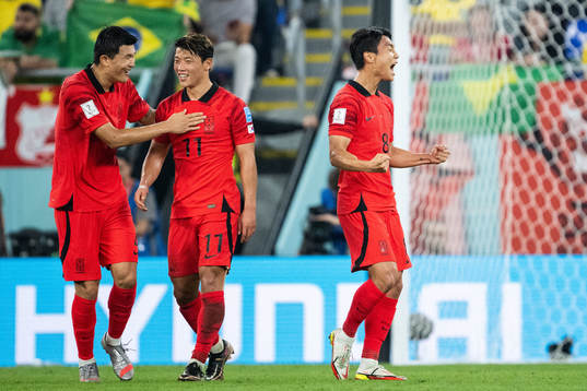 Minjae Kim, Heechan Hwang and Seungho Paik of South Korea