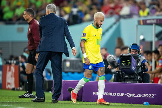 Head coach Tite and Neymar of Brazil