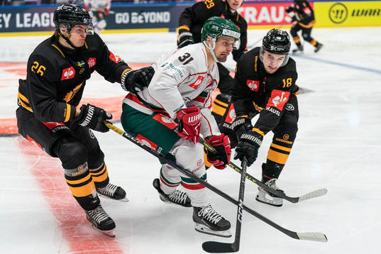 Frölundas Nicklas Lasu mot Skellefteås Simon Robertsson