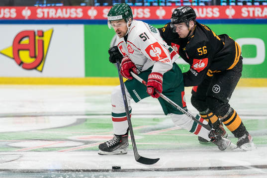 Frölundas Mats Rosseli Olsen och Skellefteås Anton Olsson