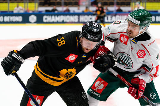 Skellefteås Oskar Nilsson och Frölundas Mats Rosseli Olsen