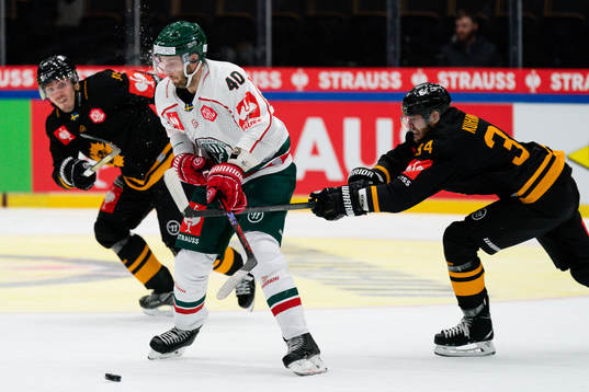 Frölundas Petteri Lindbohm och Skellefteås Tom Kühnhackl