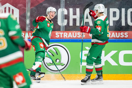 Oskar Stål-Lyrenäs of Rögle celebrates with Adam