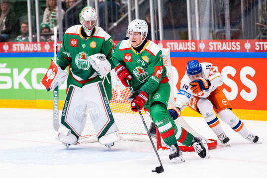 Erlend Lesund of Rögle and Veli Matti Savinainen of Tappara