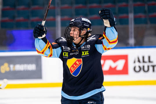 Djurgårdens Nicole Hall jublar
