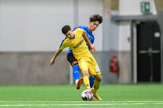 IFK Göteborgs Melvin Koliqi och Halmstads Albin Hyseni