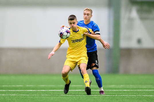 IFK Göteborgs Leo Radakovic oh Halmstads Altin Mazreku