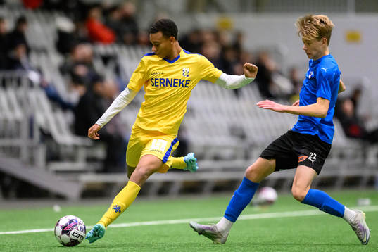 IFK Göteborgs Ben Magnusson och Halmstads Lukas Ek