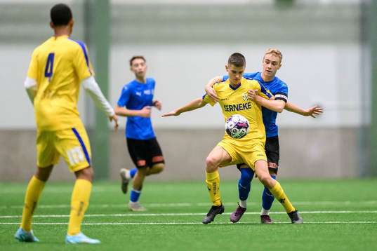 IFK Göteborgs Leo Radakovic oh Halmstads Altin Mazreku