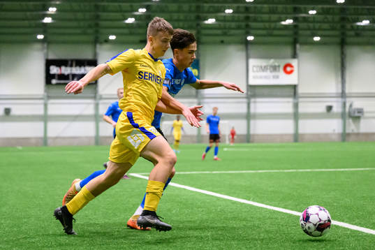 IFK Göteborgs Noa Linden och Halmstads Albin Hyseni