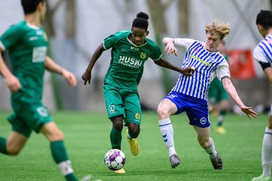 Hammarbys Dennis Asprilla Ponce och Odenses Julius Berthel
