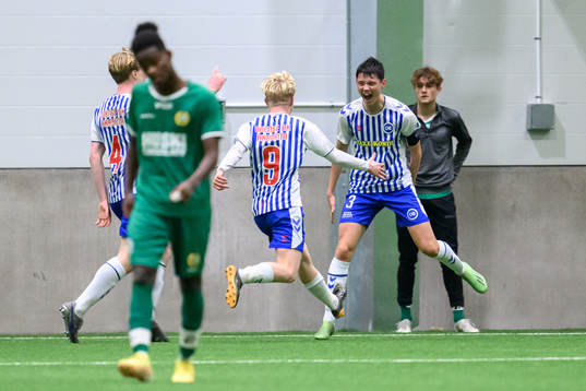 Odenses Tobias Slotsager jublar