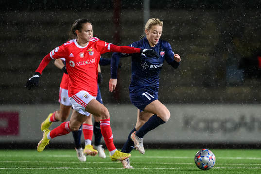 Ana Vitoria of Benfica and Mimmi Larsson of Rosengård