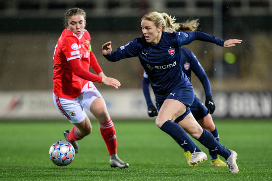 Pauleta of Benfica and Mimmi Larsson of Rosengård