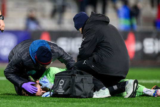 goalkeeper Teagan Micah of Rosengård in pain