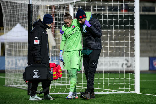 goalkeeper Teagan Micah of Rosengård in pain