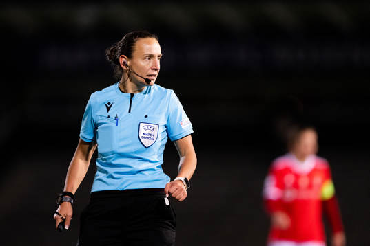 Referee Ivana Projkovska