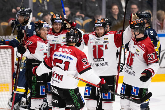 Örebros Jani Lajunen jublar