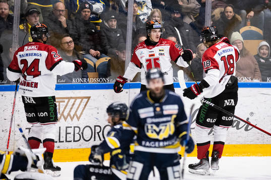 Örebros Leo Carlsson jublar