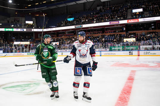 Färjestads Per Åslund och Linköpings Jonas Junland