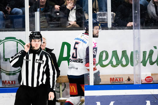 Linköpings Oscar Fantenberg blir utvisad