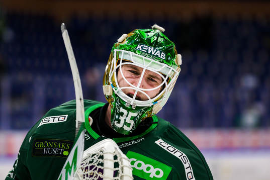 Färjestads målvakt Dennis Hildeby jublar