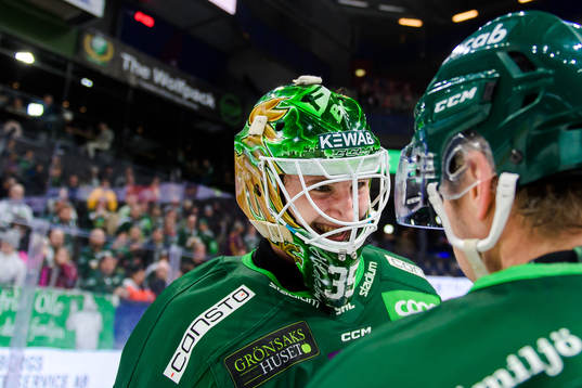 Färjestads målvakt Dennis Hildeby och Daniel Viksten