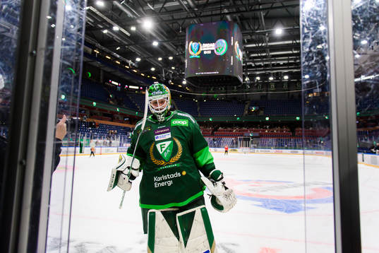 Färjestads målvakt Dennis Hildeby jublar