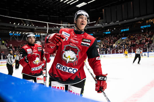 Malmö Redhawks Emil Sylvegård jublar