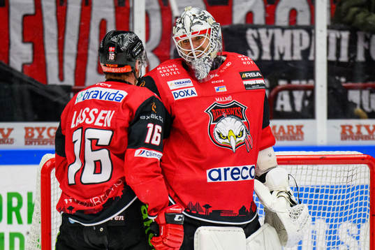 Malmö Redhawks målvakt Adam Werner och Matias Lassen