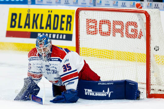 Oskarshamns målvakt Joe Cannata släpper in 1-0