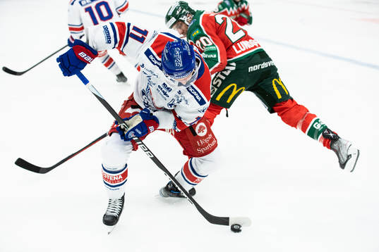 Oskarshamns Antti Suomela och Frölundas Joel Lundqvist