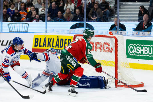Frölundas Max Friberg sätter 4-3 i mål bakom Oskarshamns