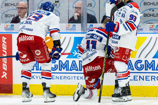 Oskarshamns Antti Suomela på isen