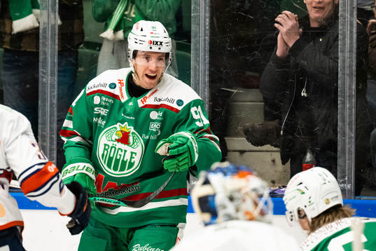 Rögles Adam Tambellini jublar