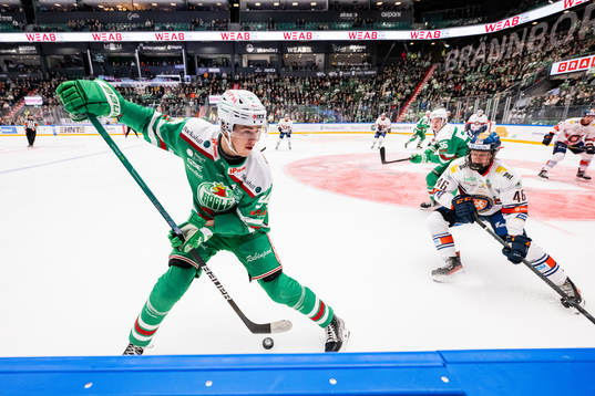Rögles William Wallinder och Växjös Jakub Stancl