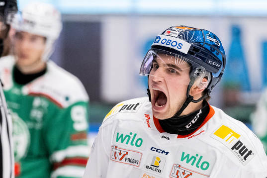 Växjös Glenn Gustafsson jublar