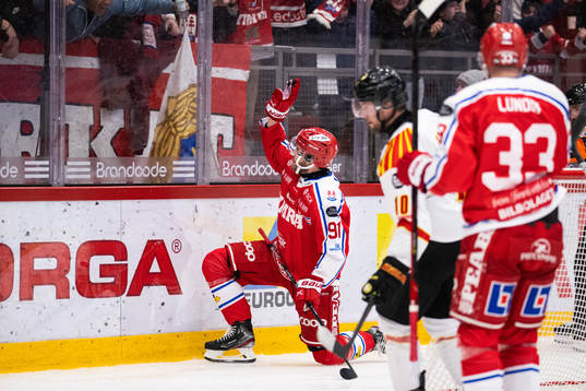 Timrås Magnus Pääjärvi jublar